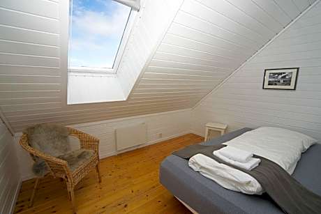 Single Room with Shared Bathroom