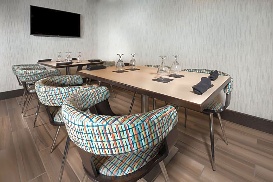 Holiday Inn & Suites Arden-Asheville Airport By IHG
