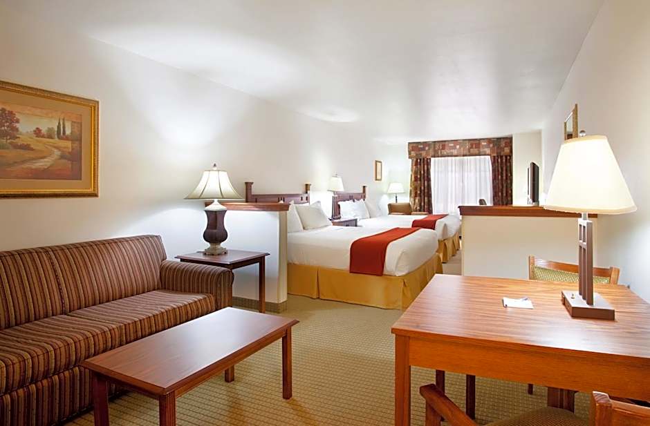 Holiday Inn Express Hotel & Suites Mattoon By IHG