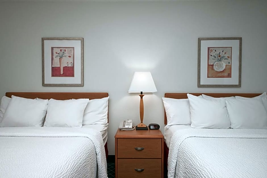 AmericInn by Wyndham Davenport