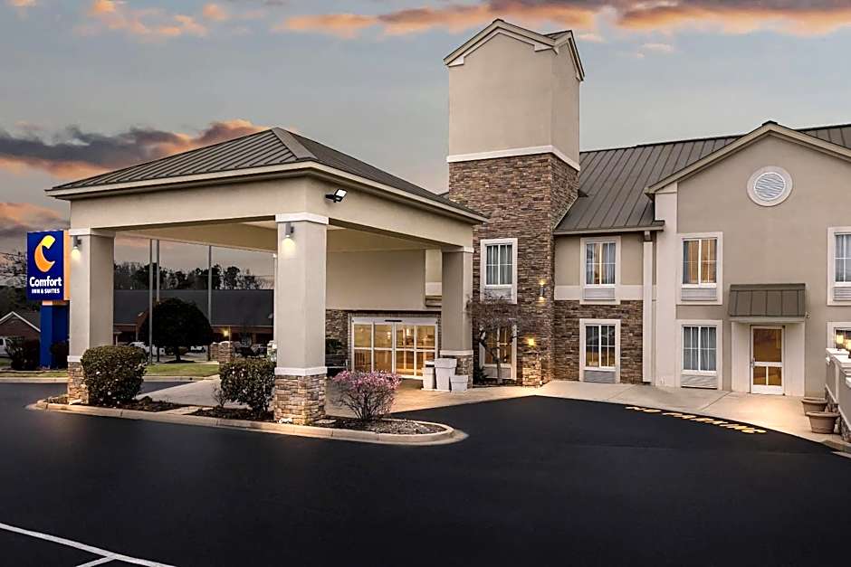 Comfort Inn & Suites Greenwood near University