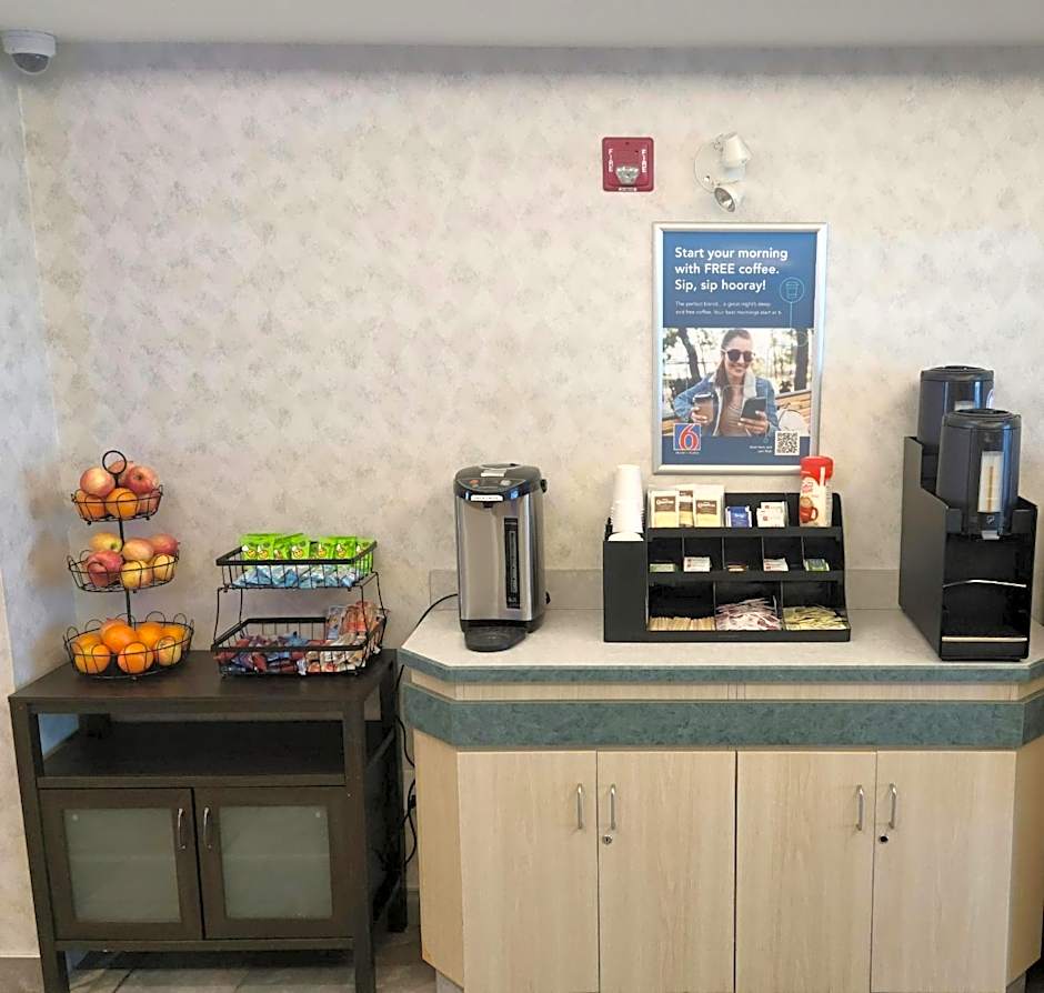 Motel 6-Grande Prairie, AB