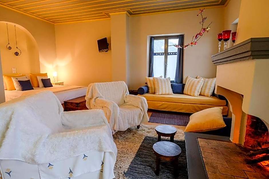 Kyriaki Guesthouse & Suites