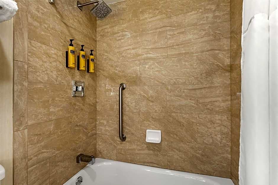 Best Western Plus Carriage Inn