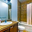 Private apartment with 2 bedrooms, 2 bathrooms, living area, laundry included