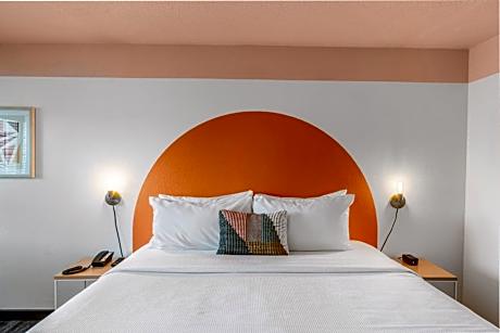 King Room with Tub - Disability Access/Non Smoking