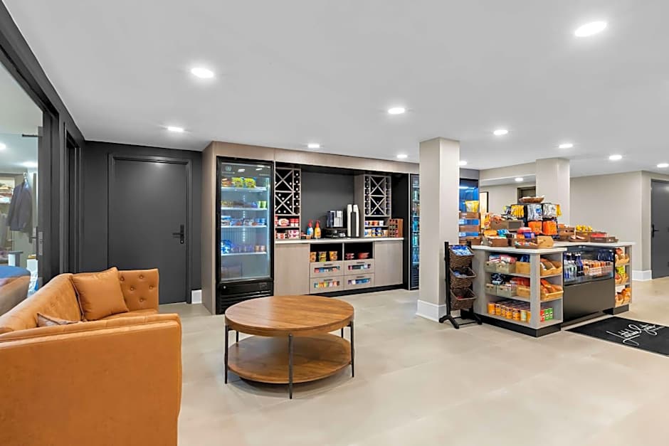 Latitude Suites Tinton Falls Eatontown/BW Premier Collection