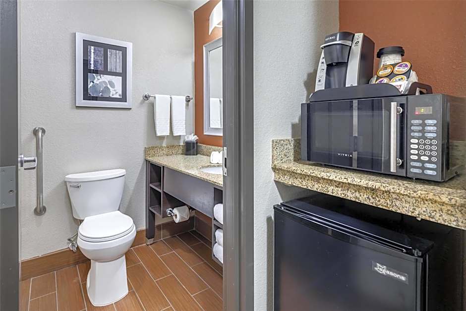 Best Western Plus Lee's Summit Hotel & Suites