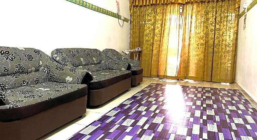OYO Home 90492 Sena Homestay