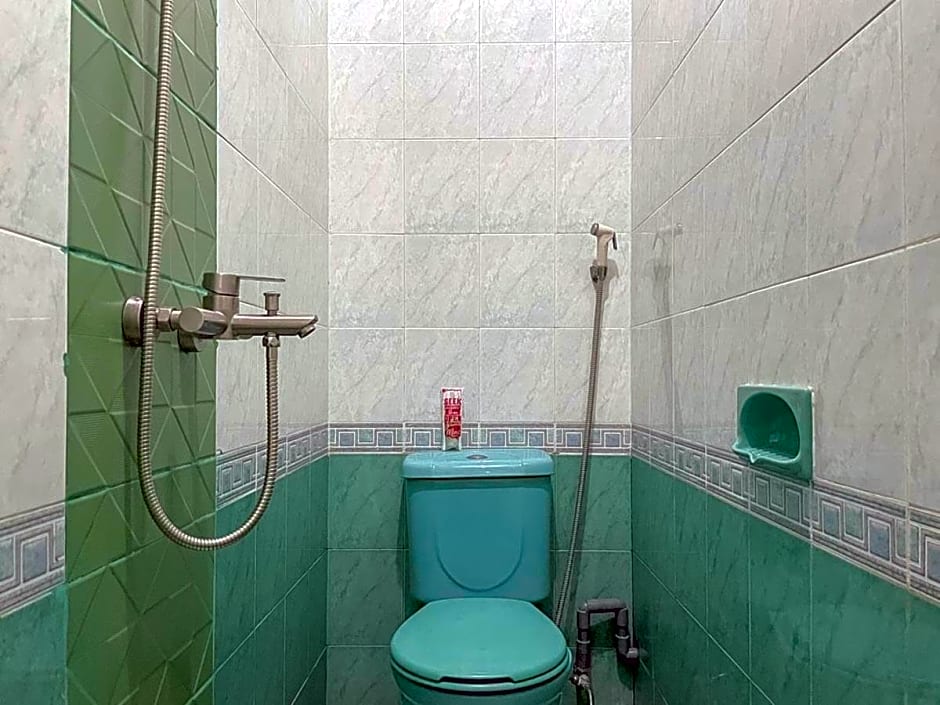 RedDoorz Syariah @ Karang Pilang