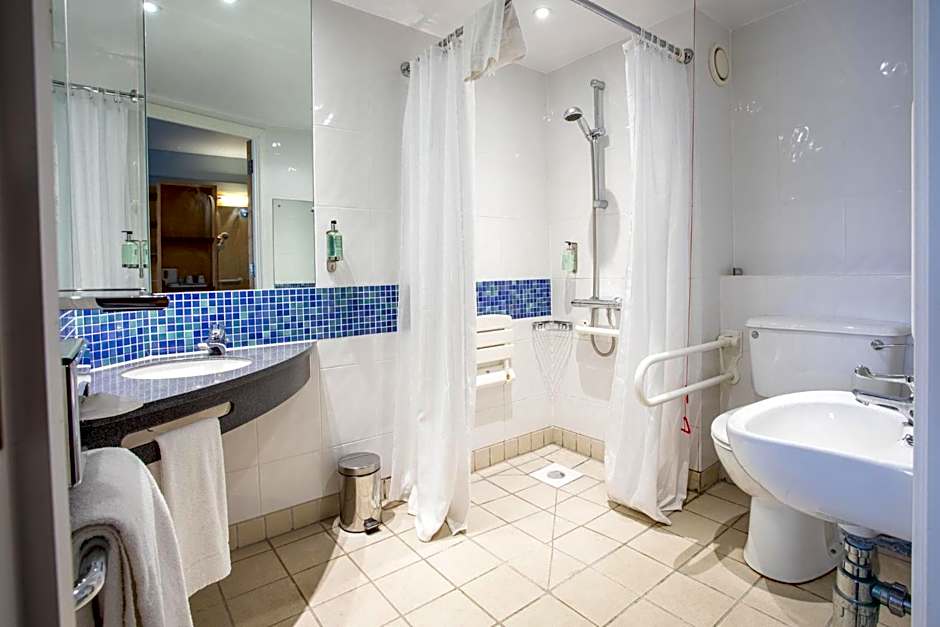 Holiday Inn Express Dunfermline By IHG