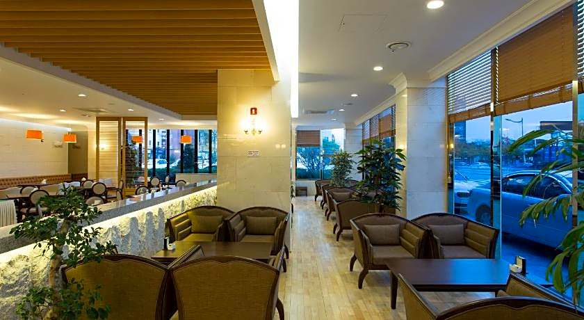 Fontana Beach Hotel