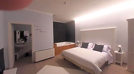 Junior Suite with Garden View