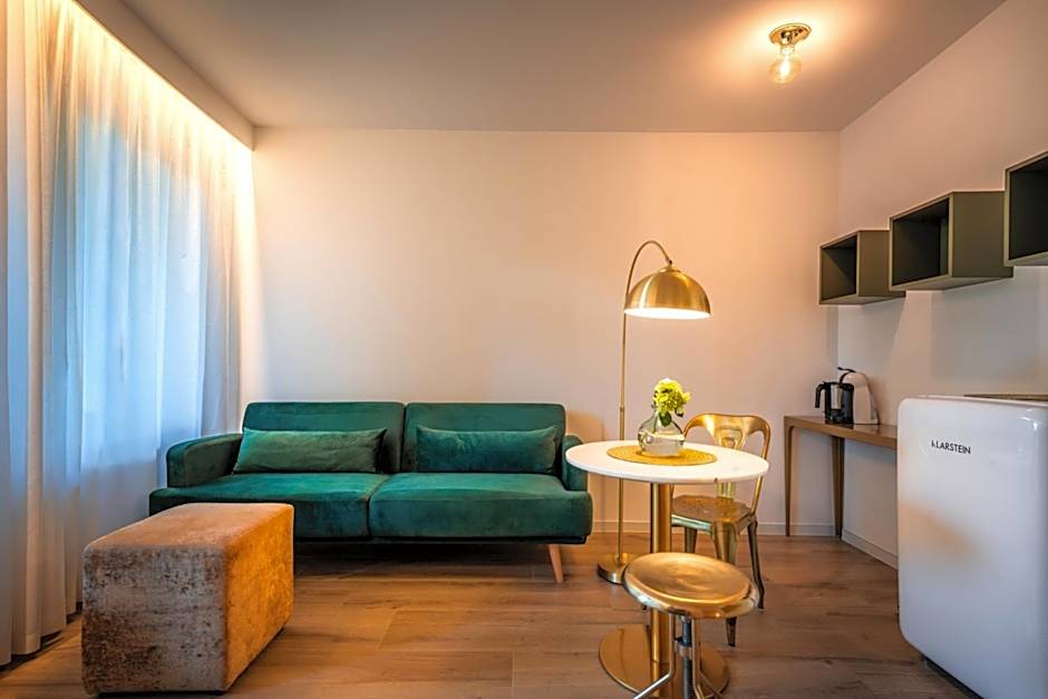 goldfinger + suites