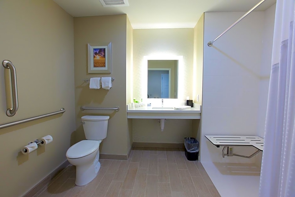 Holiday Inn Express Fargo SW I94 Medical Center, an IHG Hotel