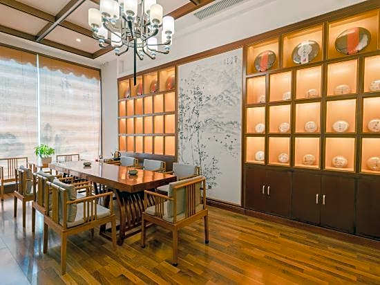 Sijiwu Jingpin Hotel