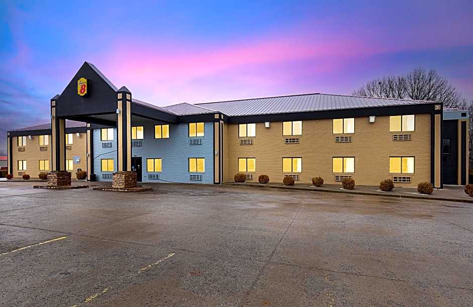 Super 8 by Wyndham Eddyville/Kuttawa