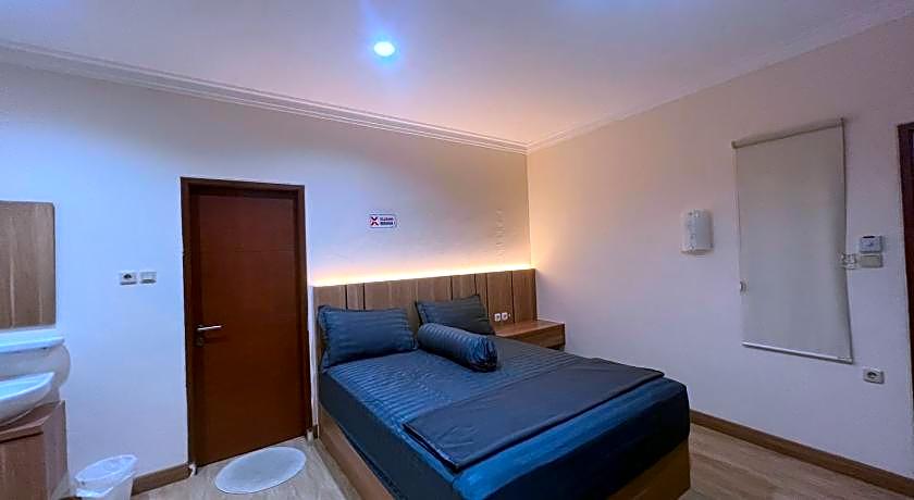 wisma delapan Mitra RedDoorz