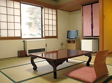 Japanese-Style Triple Room with Shared Bathroom