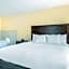 Comfort Suites Lake Geneva East