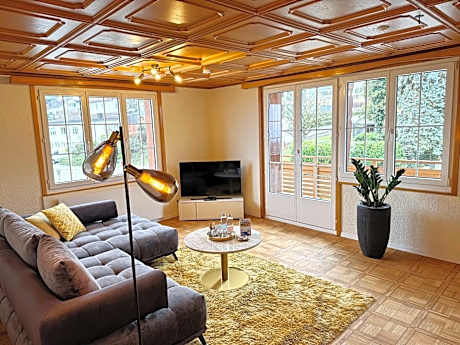 Three-Bedroom Apartment with One Double and Two Single Beds with Kitchen