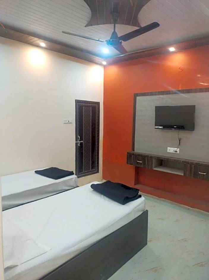 Goroomgo Banaras Residency Varanasi
