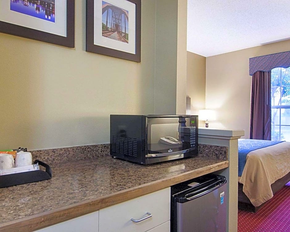 Quality Inn & Suites Little Rock West
