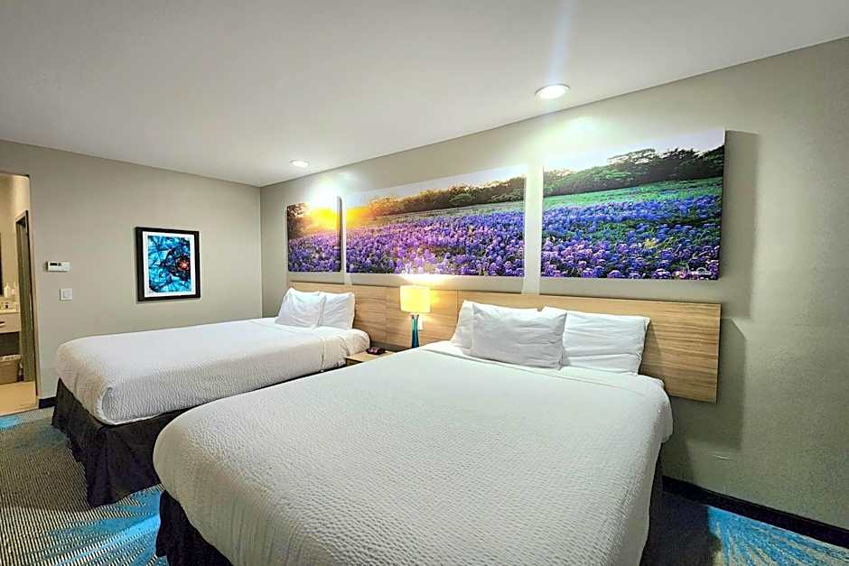 Days Inn & Suites by Wyndham Katy