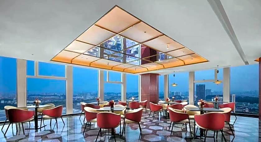 Radisson RED Guangzhou South Railway Station