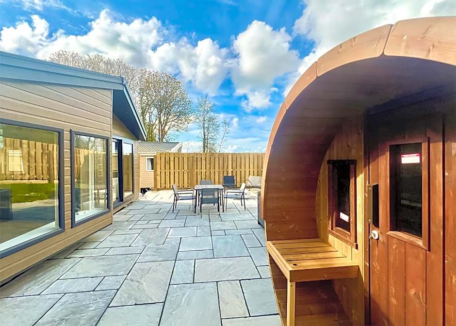 Hamlet Lodge Retreat At Calloose Holiday Park