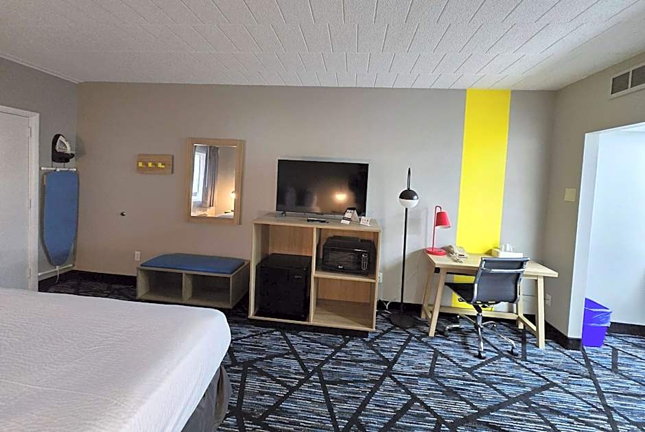 Super 8 by Wyndham Traverse City