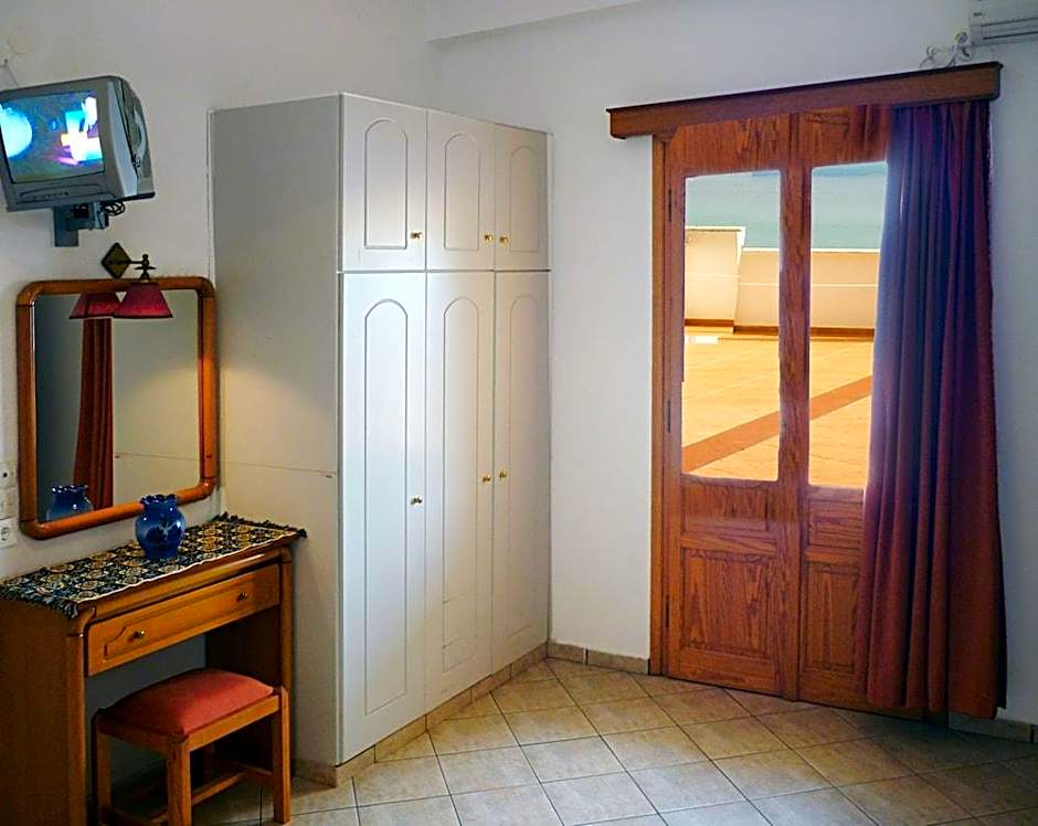 Nereides Seaside Apartments