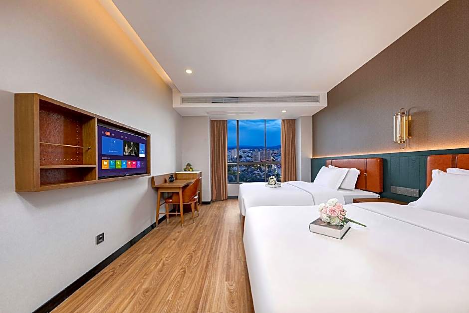 James Joyce Coffetel Xishuangbanna Poshui Square Manjinglan Ancient City