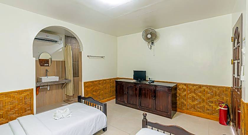 Coucou Bar Hotel and Restaurant