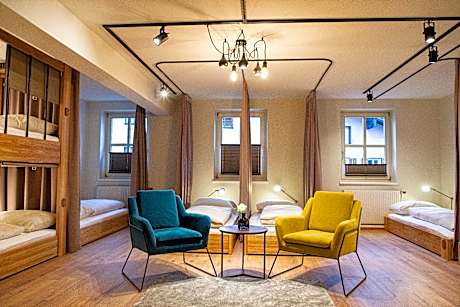 Bed in 9 Bed Mixed Dorm