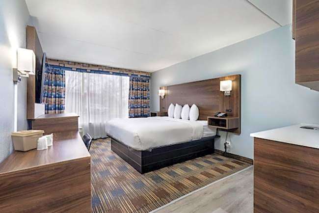 Baymont by Wyndham Addison