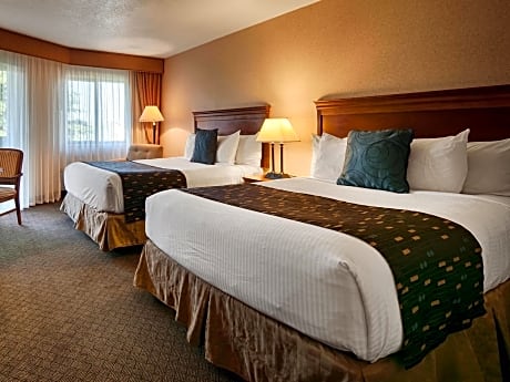 Deluxe Queen Bed
