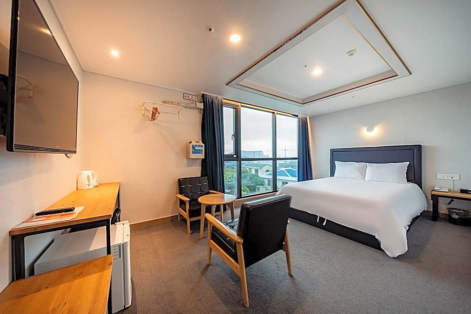 Sunrise Hotel Seopjikoji