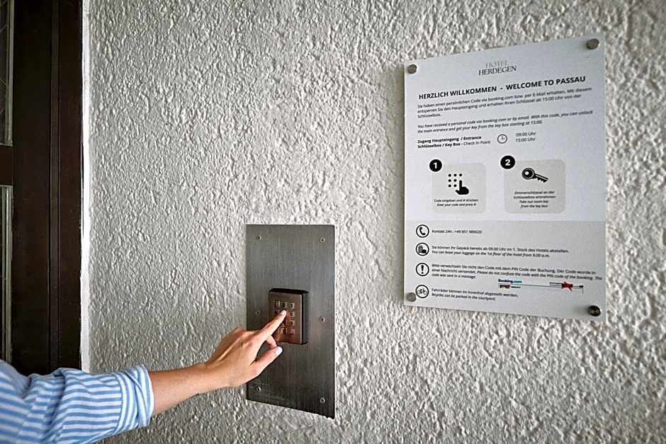 Herdegen Rooms - Self Check-in