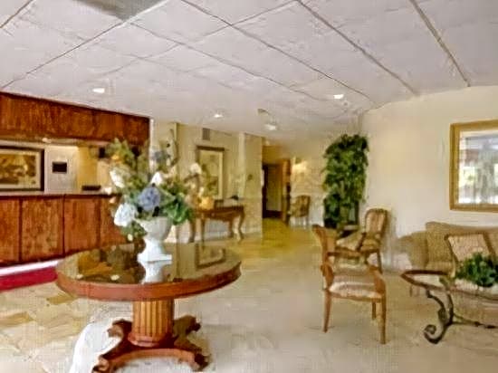 NORTHEAST GARDEN INN.