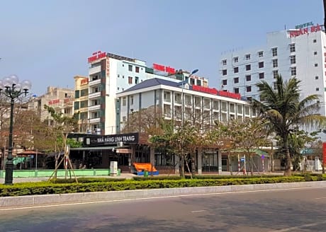 KHÁCH SẠN TRUNG ĐÔNG 