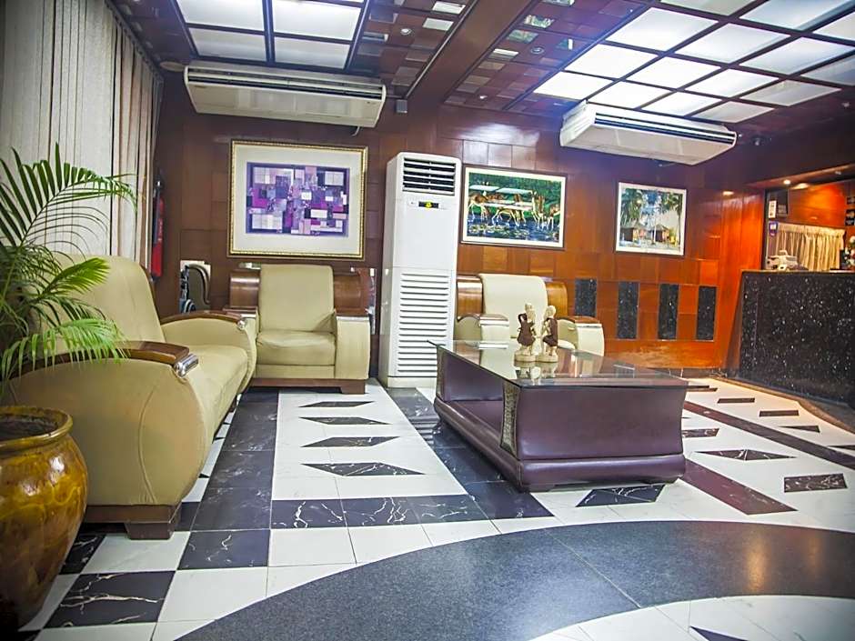 Peacock Hotel