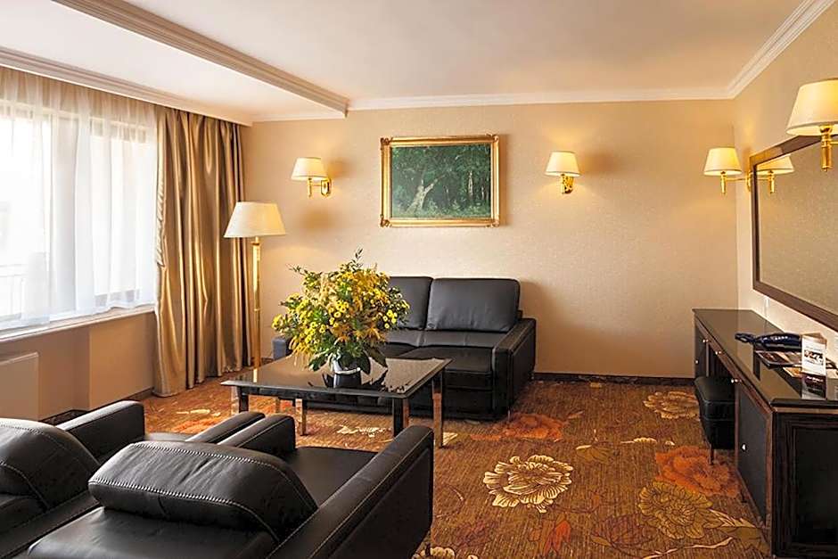 Hotel Gołębiewski Mikołajki