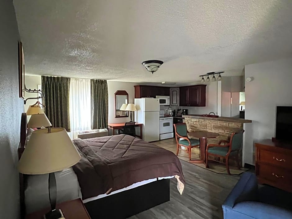 Ozark Inn & Suites
