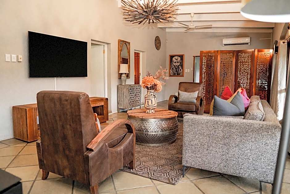 Bushbaby Valley Lodge