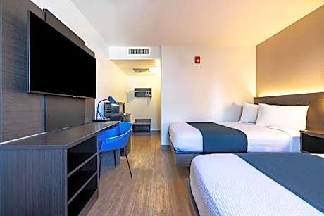 2 Full Beds | Micfridge