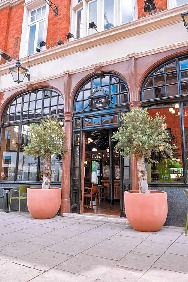 The Black Lion Pub & Boutique Guesthouse