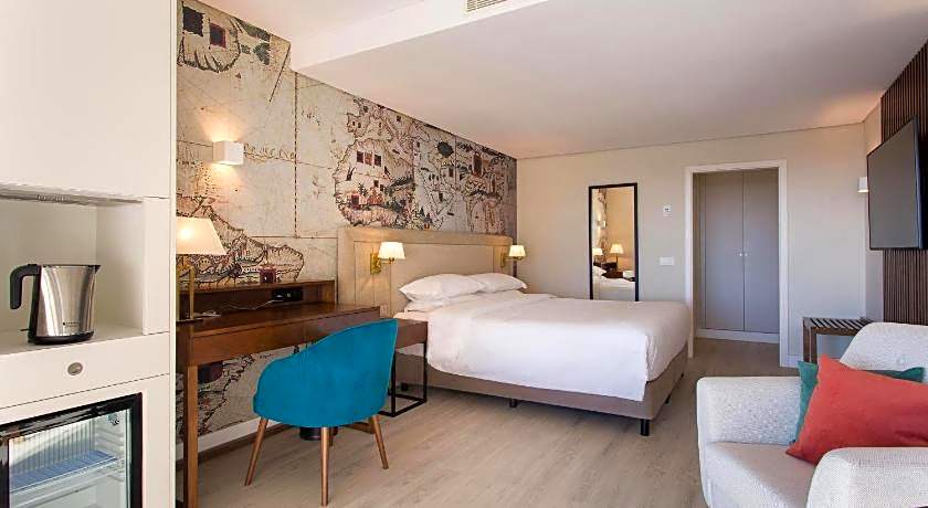 Four Points Sesimbra