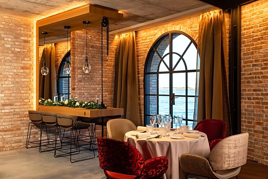 NH Collection Venezia Murano Villa