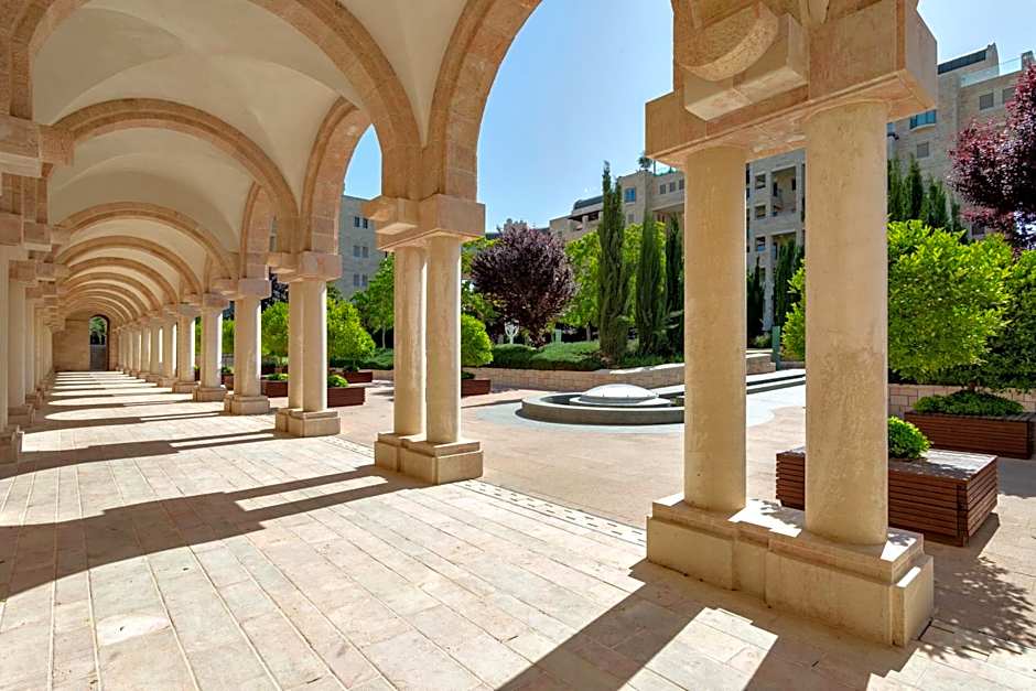 Ymca Three Arches Hotel